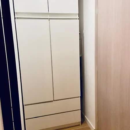 Garden Place شقة وارسو