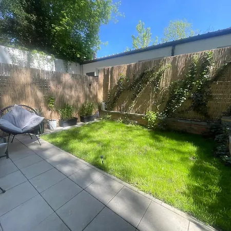 Garden Place Apartment *